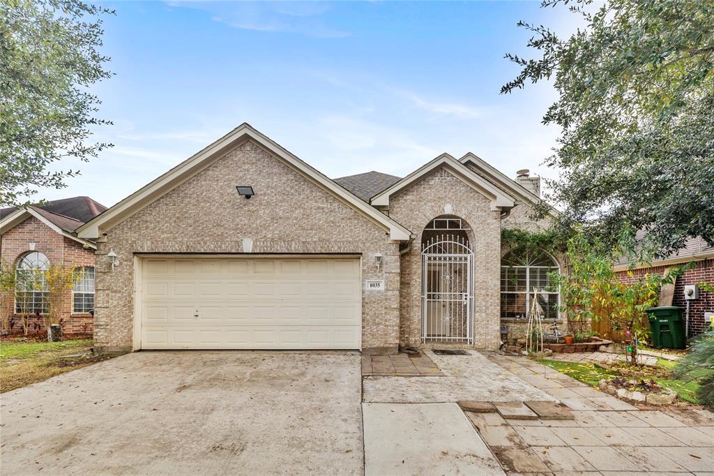 8035 Cobblefield Ln in Houston, TX - Building Photo