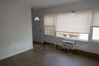 748 E 5th Ct in Des Plaines, IL - Building Photo - Building Photo
