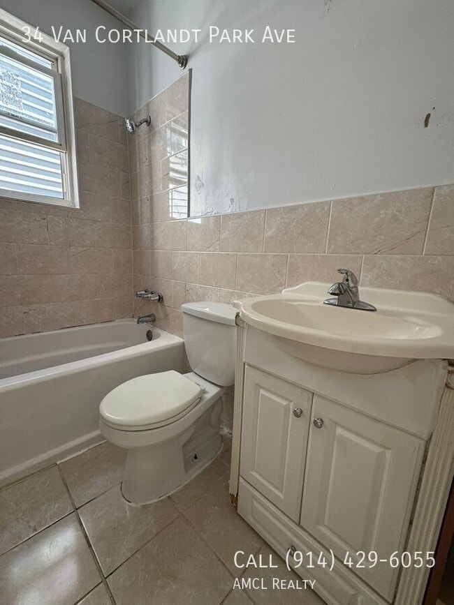 34 Van Cortlandt Park Ave in Yonkers, NY - Building Photo - Building Photo