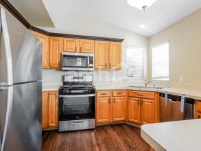 112 Shawnee Ln in Harvard, IL - Foto de edificio - Building Photo