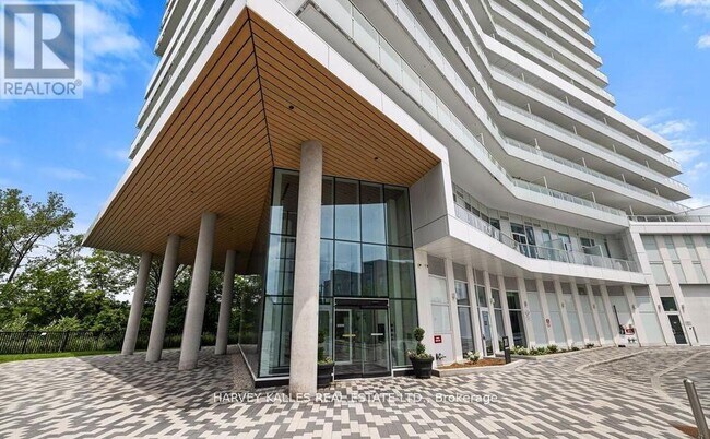 20-1820 Brin Dr in Toronto, ON - Building Photo - Building Photo