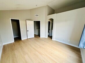 11930 Cypress Canyon Rd in San Diego, CA - Building Photo - Building Photo