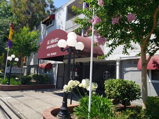 St Moritz Apartments in Concord, CA - Building Photo - Building Photo