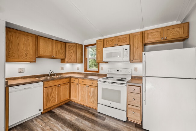 512 S Main St in Deerfield, WI - Building Photo - Building Photo