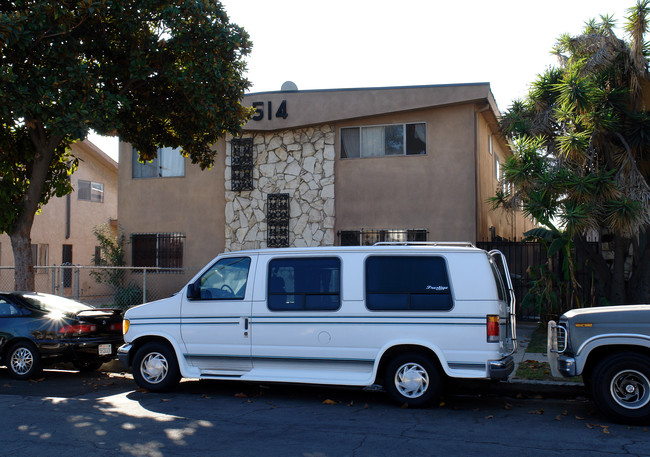 514 W Olive St in Inglewood, CA - Building Photo - Building Photo