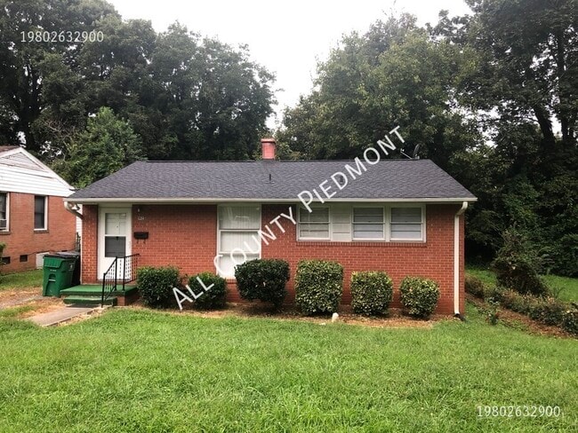 property at 1925 Kennesaw Dr