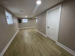 8511 Parkside Ave, Unit 1 in Oak Lawn, IL - Foto de edificio - Building Photo