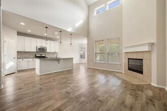 105 Peggy Dr in Liberty Hill, TX - Building Photo - Building Photo