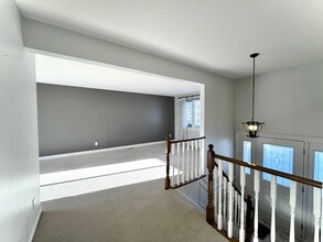 2294 Wyandotte Dr in Oakville, ON - Building Photo - Building Photo