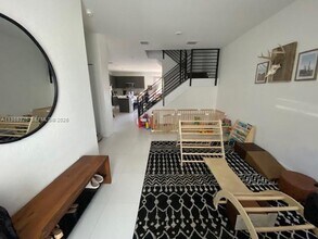 484 SW 91st Pl in Miami, FL - Building Photo - Building Photo