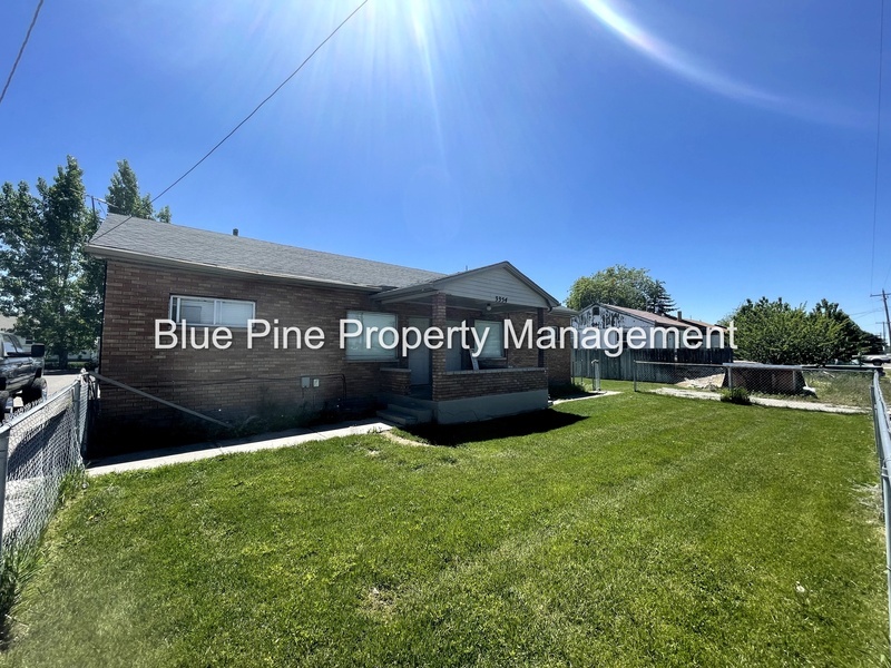 3354 E Iona Rd in Idaho Falls, ID - Foto de edificio