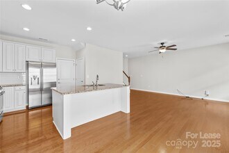 7433 White Elm Ln in Charlotte, NC - Building Photo - Building Photo