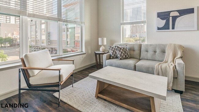 1711 Caroline St, Unit 301