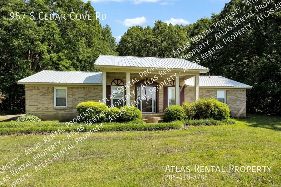 957 S Cedar Cove Rd in Hartselle, AL - Building Photo