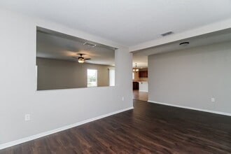1729 Strathmore Cir in Mount Dora, FL - Building Photo - Building Photo