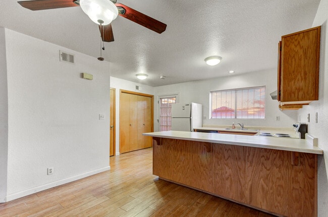 1238 E Vogel Ave in Phoenix, AZ - Building Photo - Building Photo