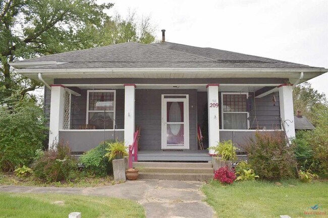 property at 209 W Wimer St