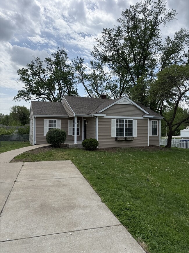 306 W 2nd St N in Wright City, MO - Building Photo - Building Photo