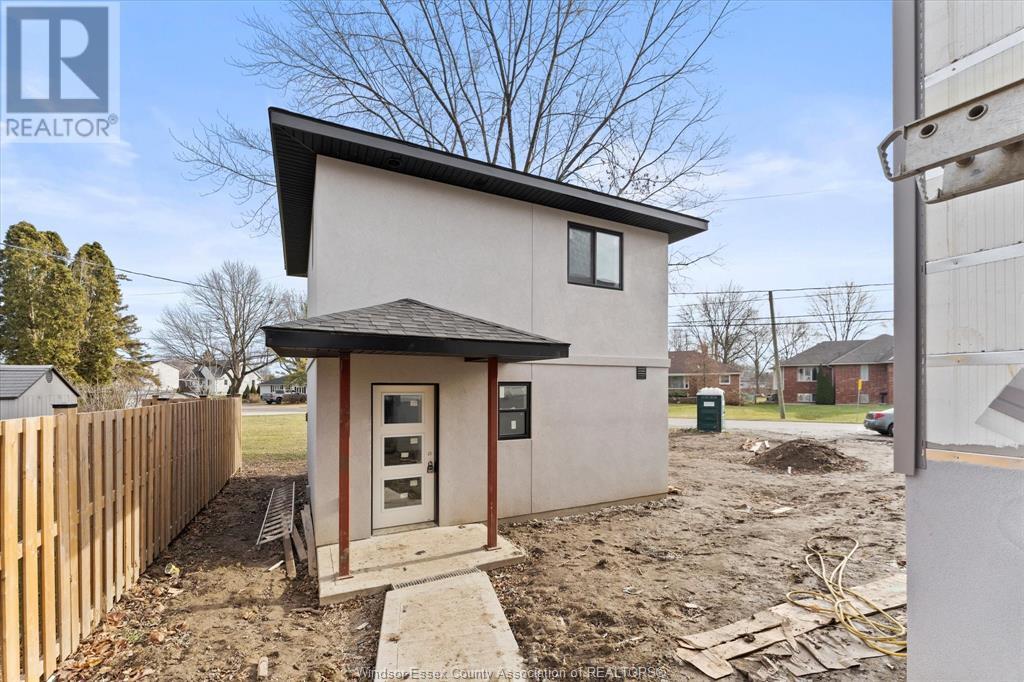 4782 Montgomery Dr in Windsor, ON - Building Photo