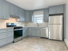 76 Front St, Unit 2nd floor Unit in North Arlington, NJ - Building Photo