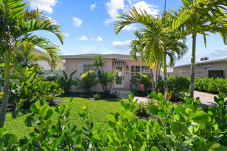 815 N Ocean Breeze in Lake Worth Beach, FL - Foto de edificio - Building Photo