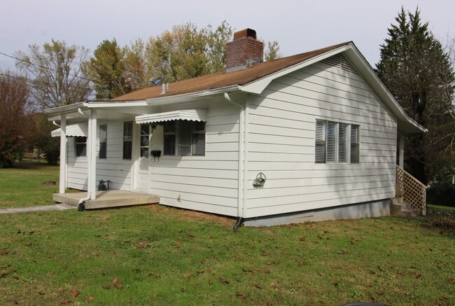 105 Thornton Rd in Oak Ridge, TN - Building Photo - Building Photo