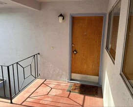 3909 High St in Oakland, CA - Foto de edificio - Building Photo