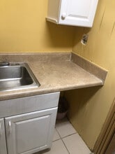 1680 NE 157th Ter in North Miami Beach, FL - Foto de edificio - Building Photo