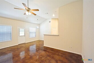 240 Anne Louise Dr in New Braunfels, TX - Building Photo - Building Photo