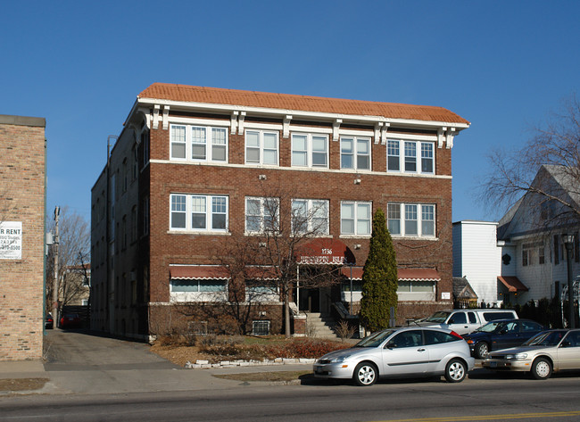 Hennepin Isles in Minneapolis, MN - Foto de edificio - Building Photo