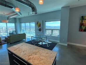 200 Hoover Ave, Unit 2009 in Las Vegas, NV - Building Photo - Building Photo