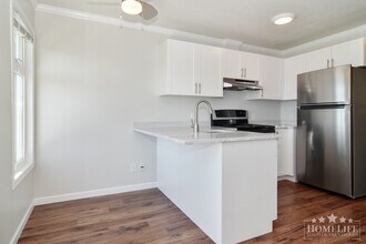 14535 Sunset Dr in White Rock, BC - Building Photo - Building Photo