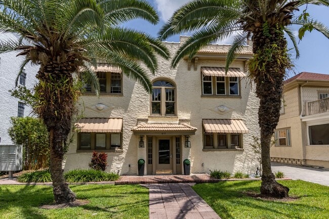 property at 613 E Ridgewood St