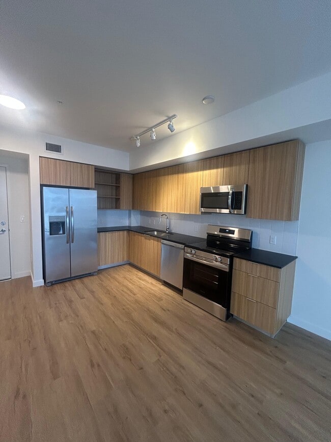 981 E 28th St, Unit A2 in Hialeah, FL - Building Photo - Building Photo