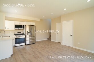 5651 Baja Dr in San Diego, CA - Building Photo - Building Photo