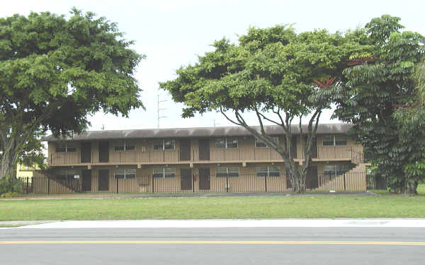 11641 SW 12th St in Pembroke Pines, FL - Building Photo - Building Photo