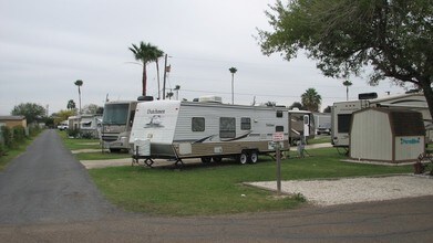 Big Valley Trailer Park in Donna, TX - Foto de edificio - Building Photo