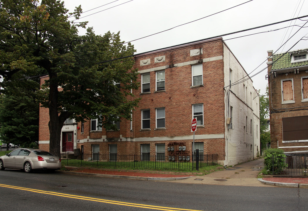 935 Kennedy St NW in Washington, DC - Building Photo