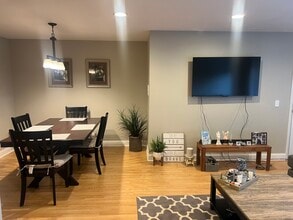 9352 Bay Colony Dr in Des Plaines, IL - Building Photo - Building Photo