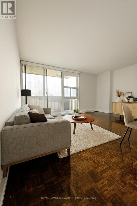 33 Isabella St in Toronto, ON - Building Photo