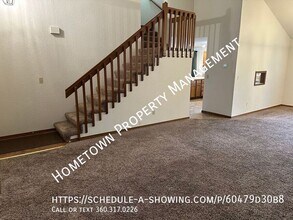 8526 Oxford Ave SE in Olympia, WA - Building Photo - Building Photo