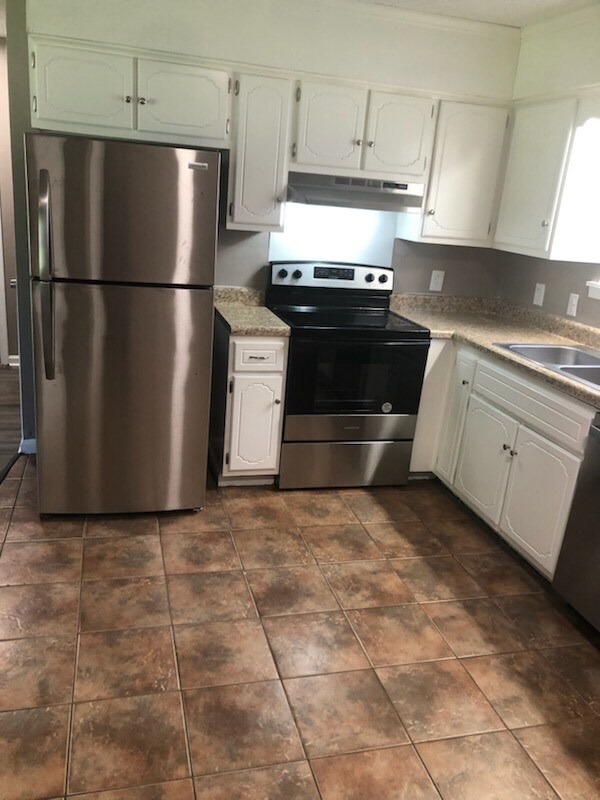 1843 W Jackson St-Unit -B in Tupelo, MS - Building Photo - Building Photo