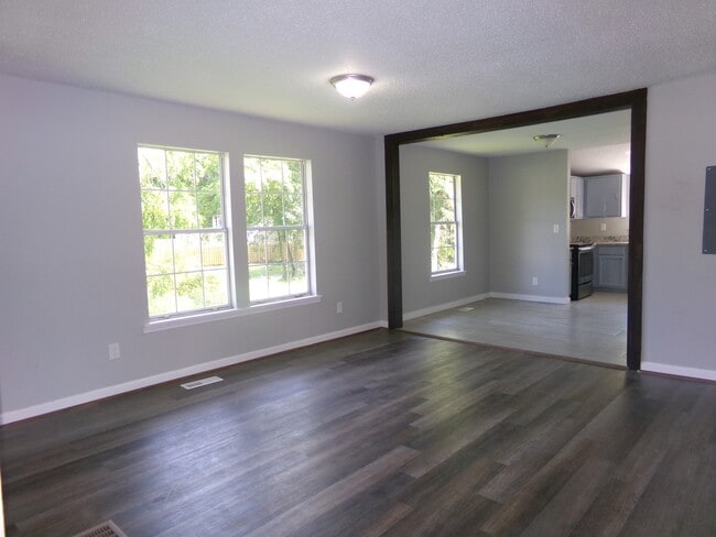 8211 5th Ave N in Birmingham, AL - Building Photo - Building Photo