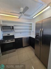 941 Crystal Lake Dr in Pompano Beach, FL - Building Photo - Building Photo