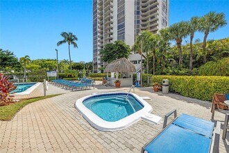 18151 NE 31st Ct, Unit 707 in Aventura, FL - Foto de edificio - Building Photo