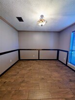 807 Poppets Way in Crosby, TX - Building Photo