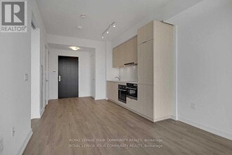 158 Front St E in Toronto, ON - Building Photo - Building Photo
