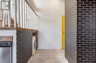 14-14 Cross St in Hamilton, ON - Building Photo - Building Photo