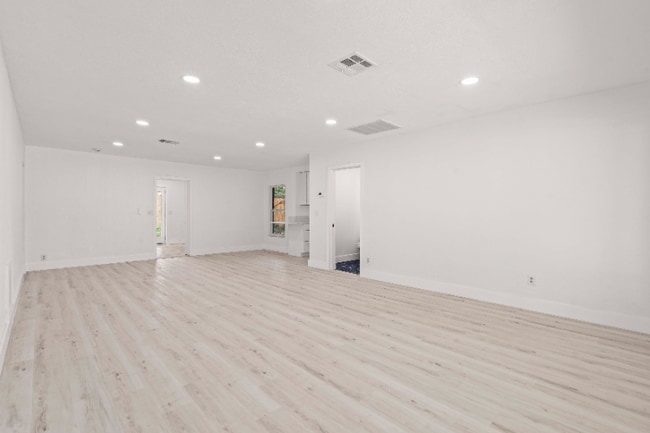 1369 Pine Brook Dr in Clearwater, FL - Building Photo - Building Photo