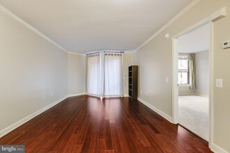 616 E St NW, Unit 601 in Washington, DC - Building Photo - Building Photo